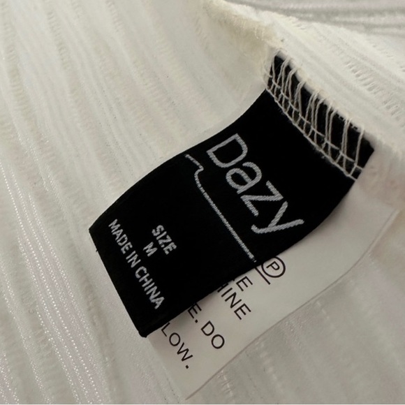 Ivory colored blouse. - Picture 8 of 8